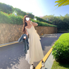 曾小咸 初恋感白色吊带裙女夏季海边度假穿搭小白裙连衣裙长裙子