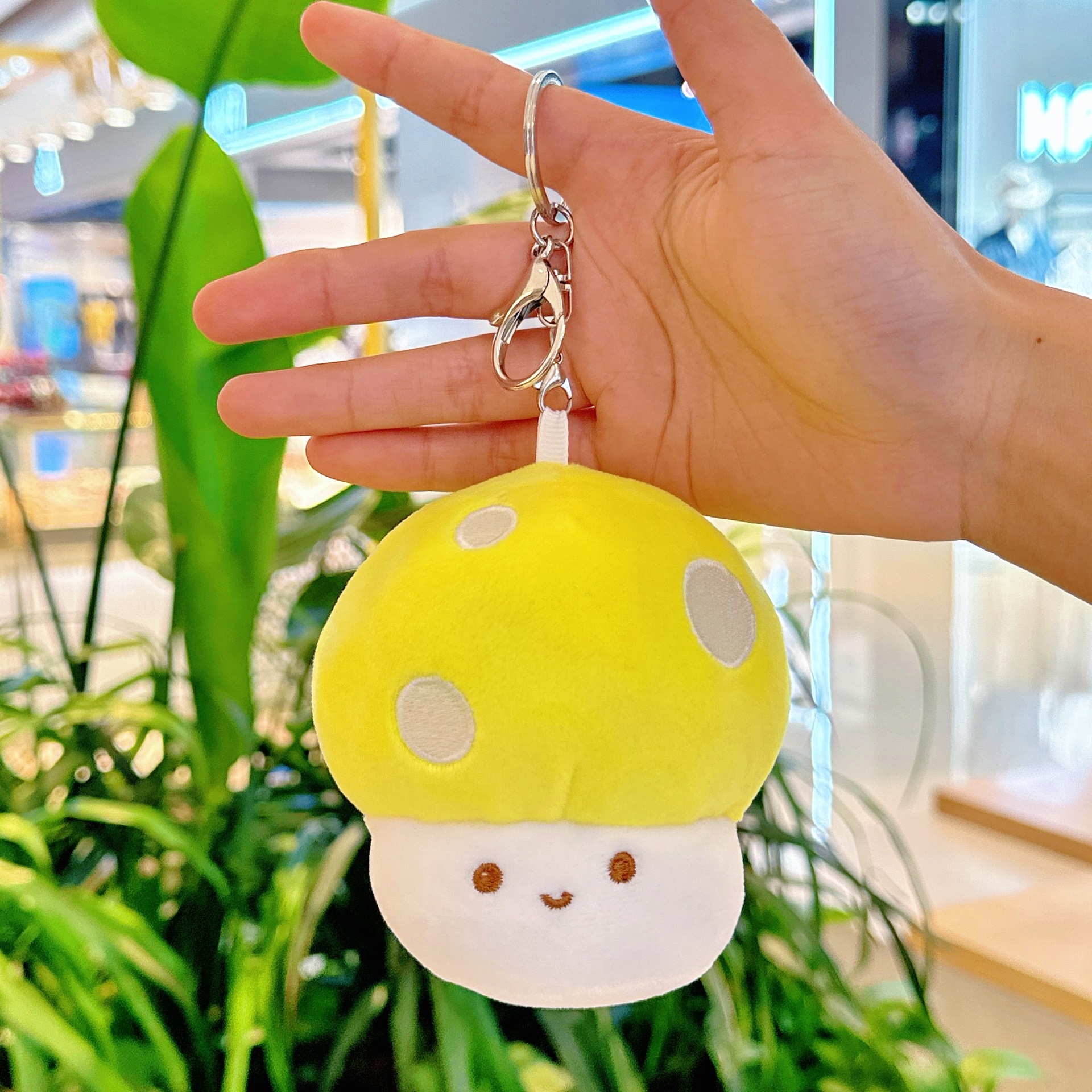 Muñeco de peluche con llavero de seta para celebración de bodas, regalo de bolsa ciega.