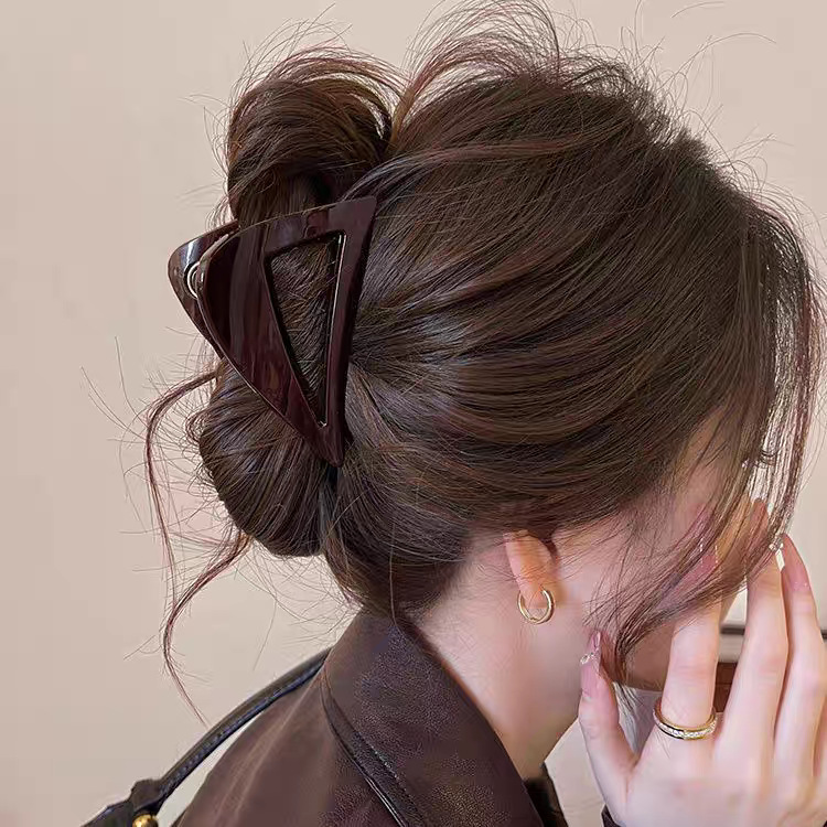 4#Chocolate brown hollow oblique triangle 8cm hair grip