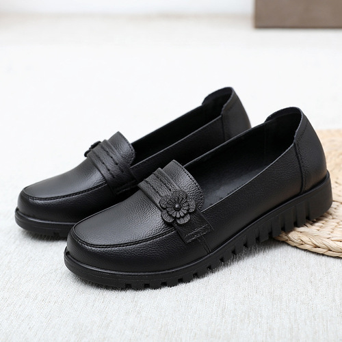 Mom's shoes new style genuine leather soft-soled single shoes comfortable flat-soled middle-aged and elderly women's shoes middle-aged and elderly work leather shoes