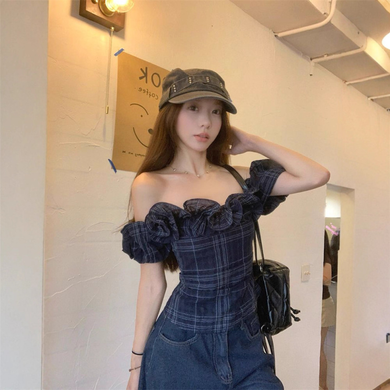 French-Style Retro Ruffled Off-Shoulder T-Shirt for Women, Summer Irregular Slim-Fit Waist-Cinching Short Plaid Top