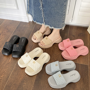 Foreign trade wholesale 2024 summer explosions women's shoes out slippers Rome high-end thick-soled non-slip sandals and slippers fashion