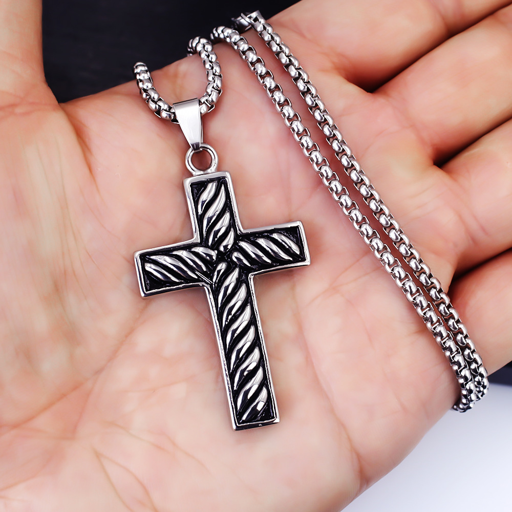 Striped cross + steel chain