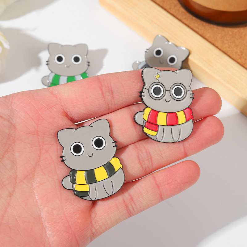 Unisex Gender Plating Design Fashion Pin Cat Alloy Plating Unisex Brooches