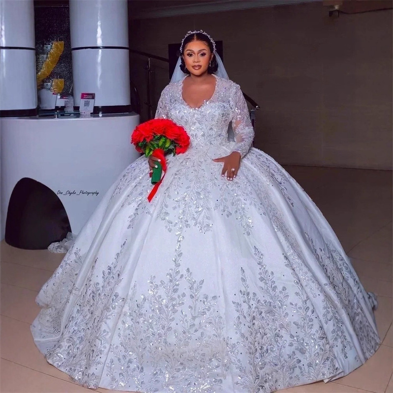 Luxury Plus Size Ball Gown Lace Sequin Wedding Dresses V Neck Long Sleeves Bridal Gowns Beaded Lace Appliques Long Sleeves
