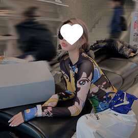 设计T恤网纱印花薄款ins打底衫感2024修身女时尚辣妹超火新款漫画