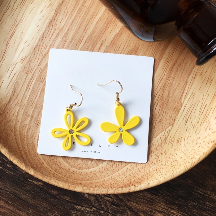 Fashion Yellow Flower Earrings display picture 5