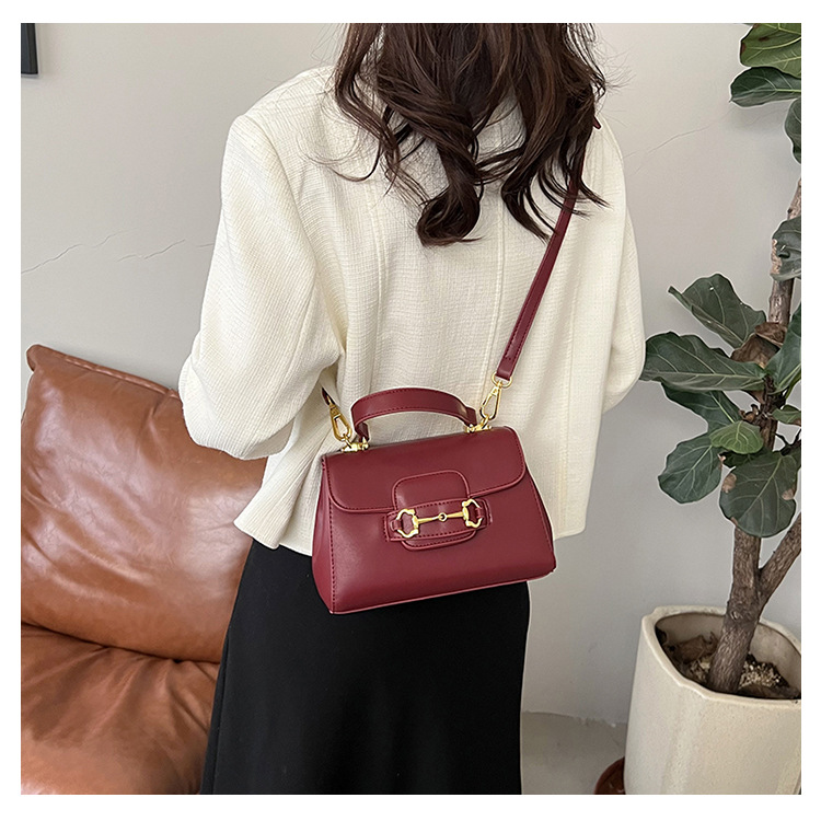 Borsa alla moda coreana 2024 Tendenza borsa a tracolla a colori a contrasto con spalla semplice e personalizzata per nuove donne primavera_voghion.com