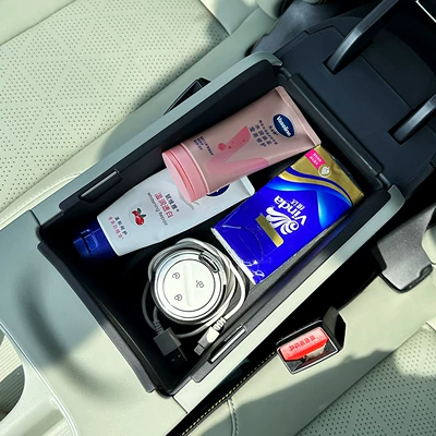 QQ3EV armrest box storage box, Car storage bag/box