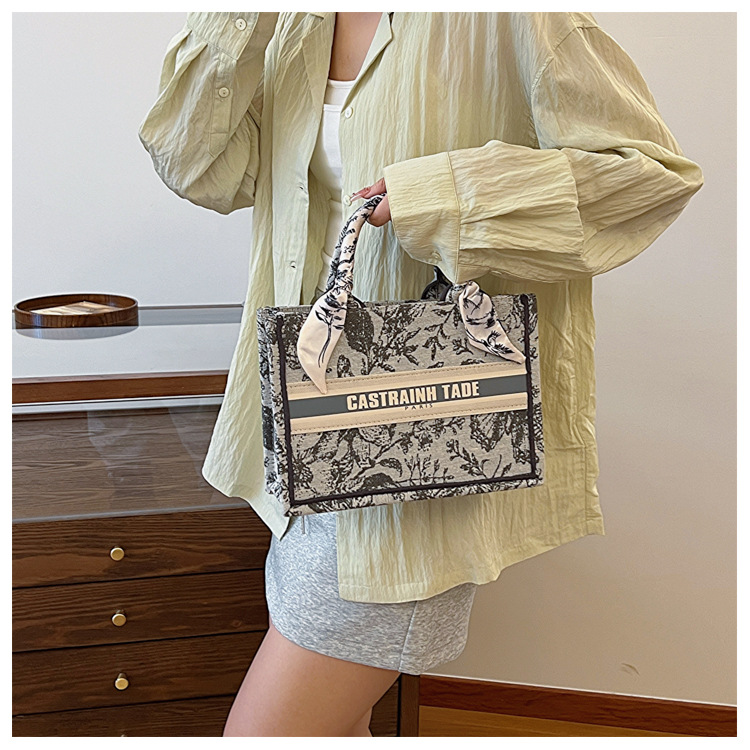 Comercio exterior transfronterizo al por mayor bolso de mano para mujeres 2024 nueva moda impresión popular tamaño de mariposa bolso de hombro
