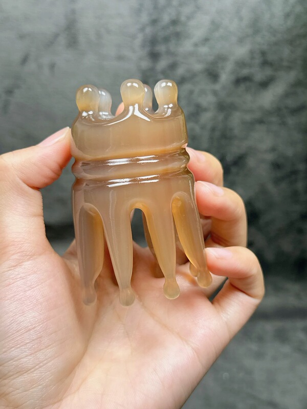 牛の角のクラウンの金の頭はマッサージして牛の角の頭を洗って両面の歯を洗って牛の角の頭のツボの櫛を洗います。|undefined