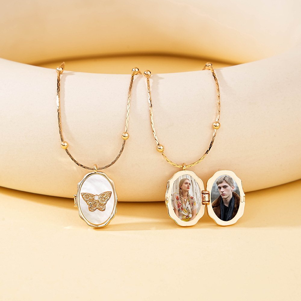 작은 나비 목걸이 + 맞춤형 사진 2장