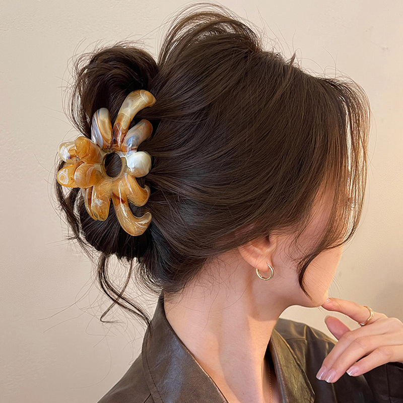 Ink Pattern Petal Claw Clip for Women, High-End Medium-Sized Shark Clip, 2026 New Model, Full Back-Of-The-Head Hair Clip, Hair Accessory Ink Pattern Petal Claw Clip for Women, High-End Medium-Sized Shark Clip, 2026 New Model, Full Back-Of-The-Head Hair Clip, Hair Accessory