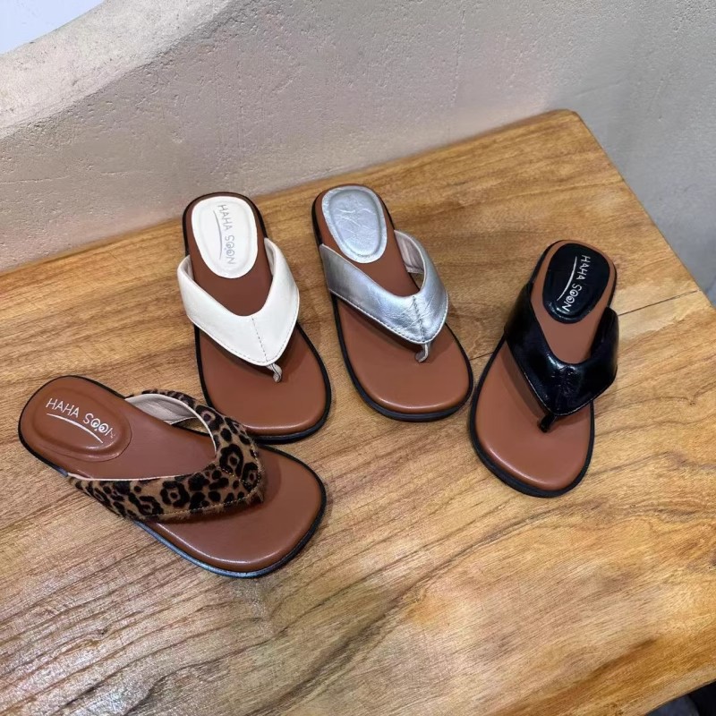 Summer fashionable retro children's flip flops