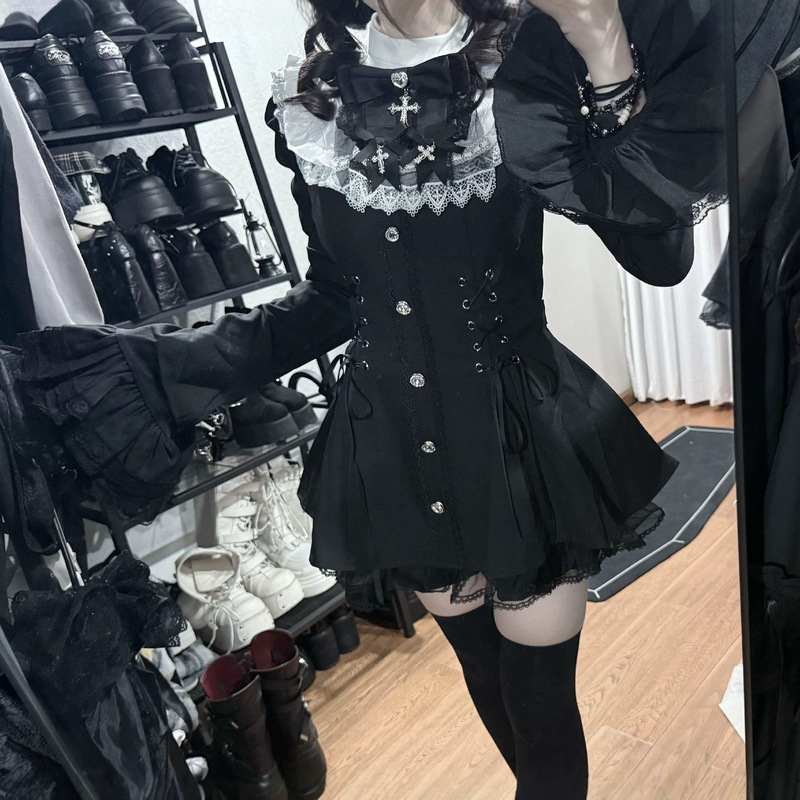 Japanese-style bell-sleeve waist-cinching dress, subculture gothic waist-cinching long-sleeve dress, black slimming hot-selling women's dress