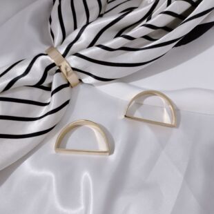 Cross-border new metal D-word simple scarf buckle belt buckle semicircle napkin ring hotel decorations napkin ring buckle