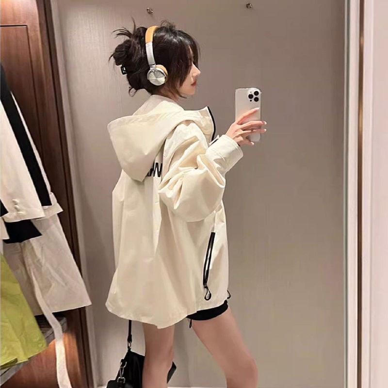2025时尚春秋新款百搭休闲户外连帽冲锋衣男女情侣旅游登山服夹克|undefined