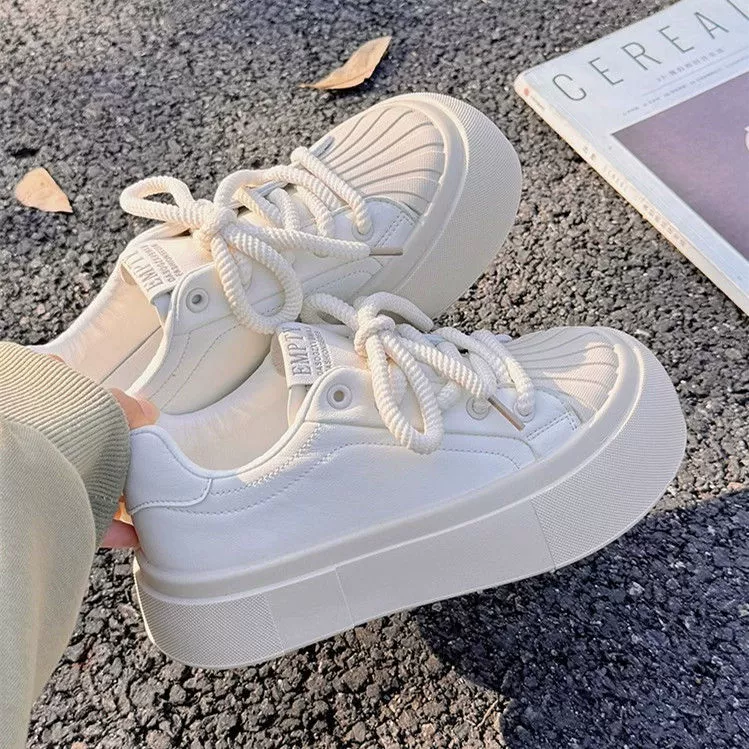 Маленькие белые туфли Лето-осенний новый кампус