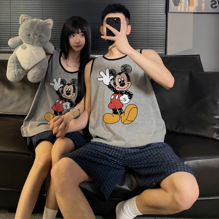 Crayon Shin-chan pijamas de pareja mujeres verano algodón chaleco pantalones cortos estudiantes de dibujos animados lindo traje de servicio a domicilio para hombres