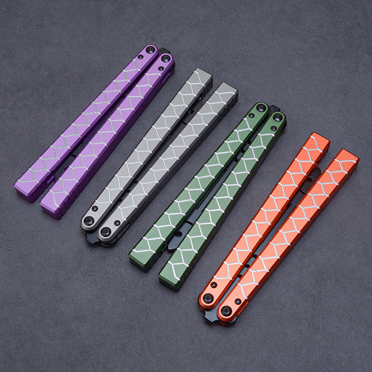 Nuevo divertido pez mariposa cuchillo plegable cuchillo mango de aluminio hoja sin abrir cuchillo de acero inoxidable herramienta de práctica al aire libre fábrica en stock al por mayor