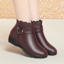 妈妈鞋棉鞋女冬加绒加厚老人保暖鞋雪地靴真皮平底防滑中老年短靴