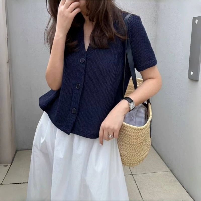 Корейский женский модный и универсальный вязаный кардиган весна-лето 2025, свободный силуэт, утягивающий топ