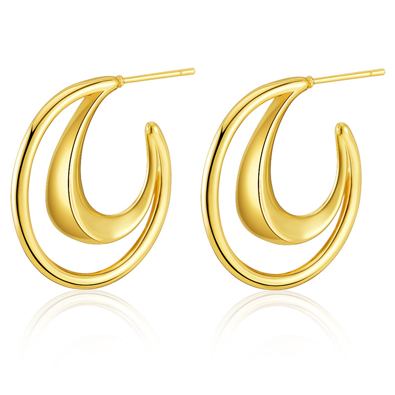 European And American C-shaped Smooth Circle Copper Plated 18k Real Gold Geometric Earrings display picture 2