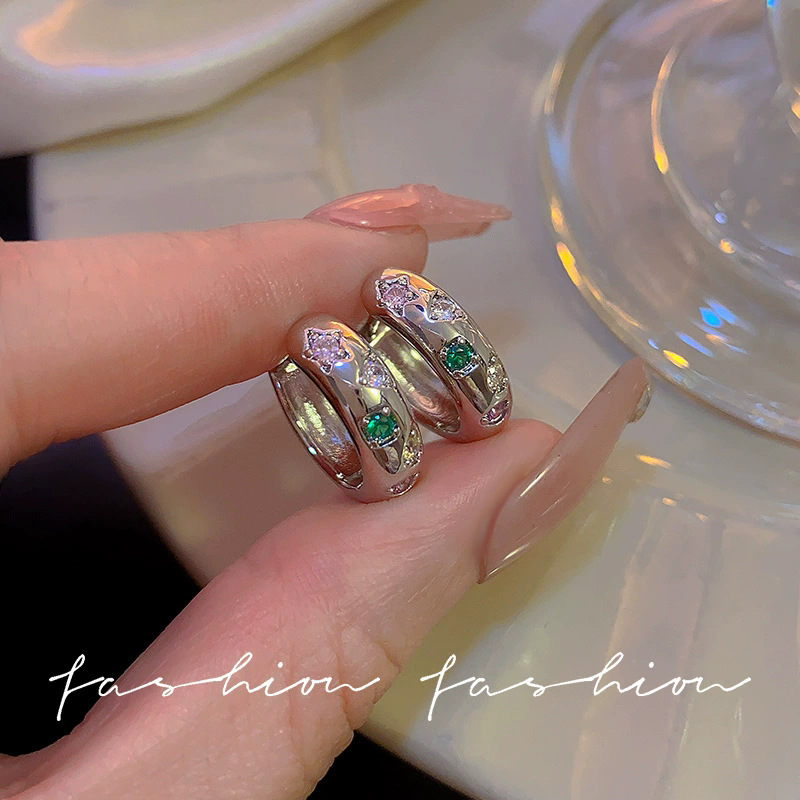 925 aguja de plata estilo de Hong Kong retro pendientes de metal pendientes de anillo liso geométrico de alto grado de las mujeres pendientes exagerados del viajero del todo-fósforo