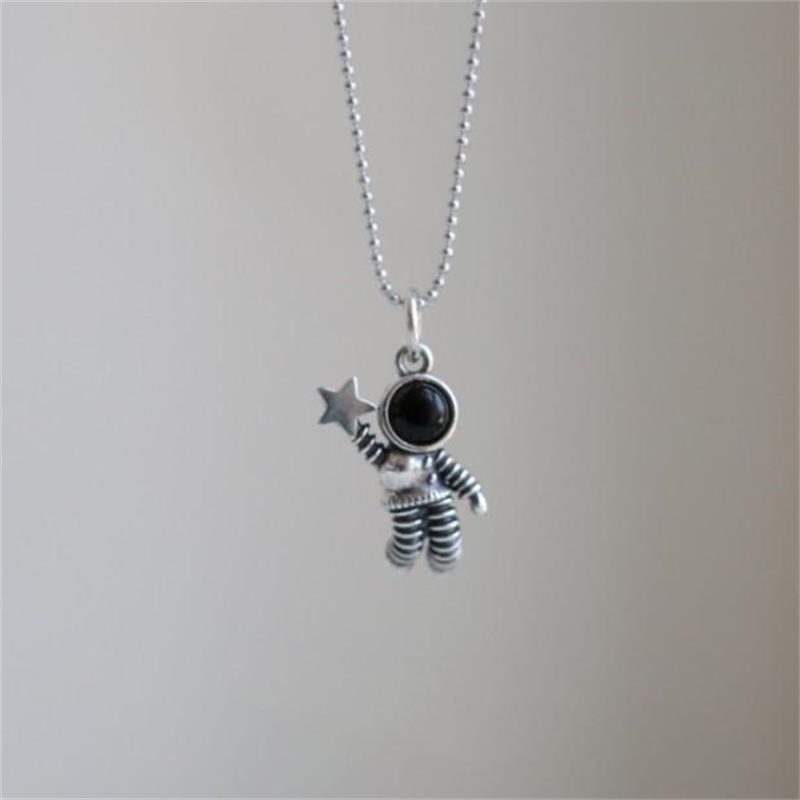 Collana con pendente astronauta per coppie e amici in argento_voghion.com