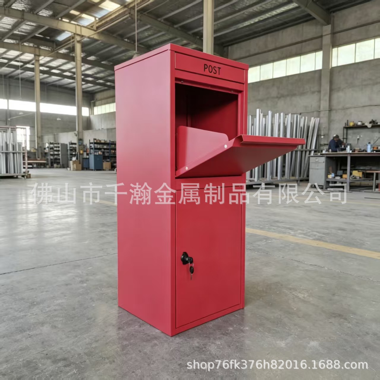 Courier storage cabinet in dark gray, made with sheet metal welding technology, for community buildings, offering security and anti-theft features, supplied by the original manufacturer