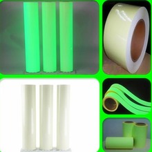 高亮度长发光时间PET夜光膜 喷绘自发光PVC蓄光膜自粘荧光胶带
