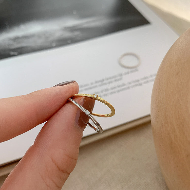 Sparkling Designer Ring For Women Sleek And Comfortable Jewelry_voghion.com