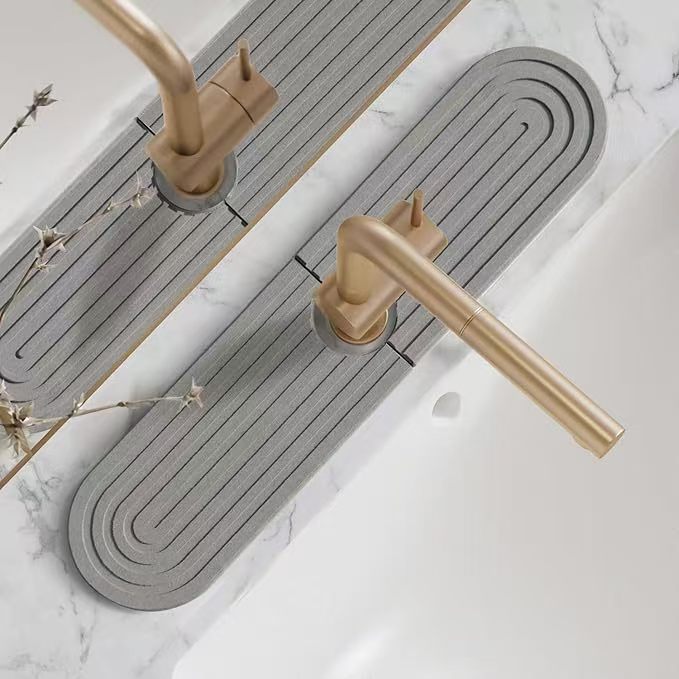 밝은 회색 타원형 직선형 물마개 매트