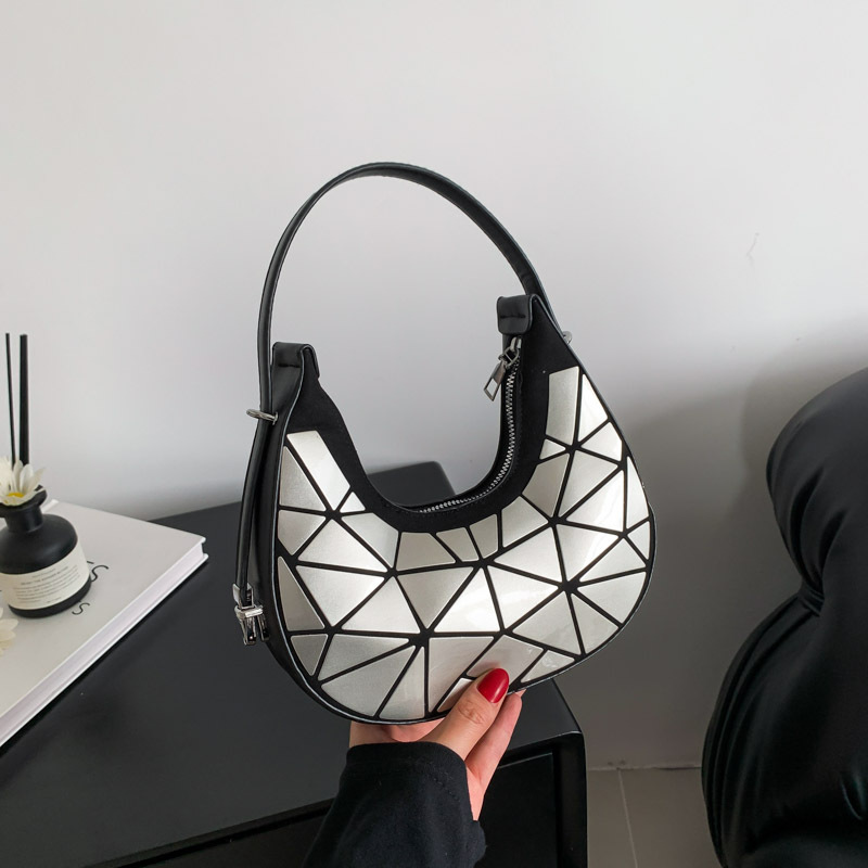 Luz de lujo Rhombus reflexivo bolso femenino ins colorido luminoso femenino axila Bolsa De alto sentido francés bolsa de la Media Luna Internet celebridad