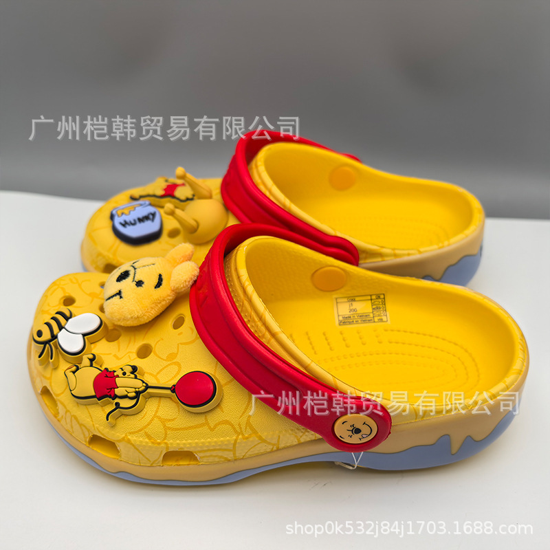Cross New Winnie the Pooh Cartoon Hole Shoes for Boys and Girls Breathable Non-Slip Smurfs Sandbag Toe Slippers