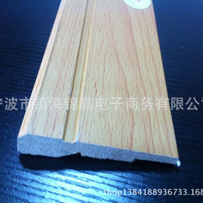 Los fabricantes proporcionan MDF de zócalo compuesto reforzado, accesorios de piso de chapa de madera maciza, forma tridimensional asequible image 4