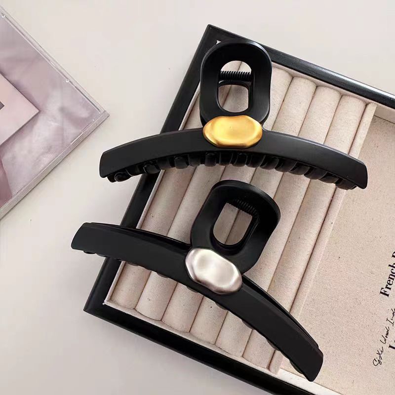 Spring and Summer Black 24 Years New Grab Clip Metal Label Advanced Sense Clip Temperament Head Shark Hair Clip Headwear