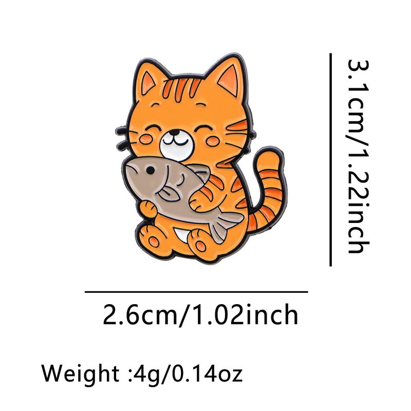 卡通小猫抱鱼胸针卡通金属徽章创意包包个性饰品勋章服装胸针配饰|undefined