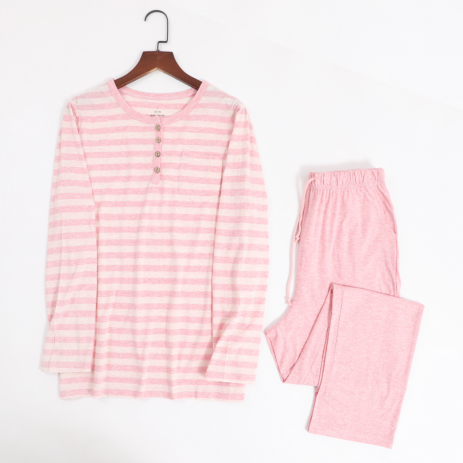 여자의 넓은 줄무늬 핑크