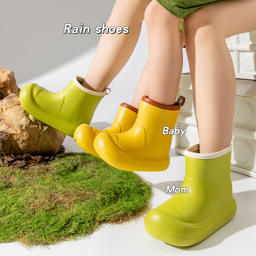 Children's Rain Boots for Boys and Girls, Lightweight and Slip-Resistant, New Cute Medium and Small Kids Parent-Child Soft Sole Mid-Calf Rain Boots