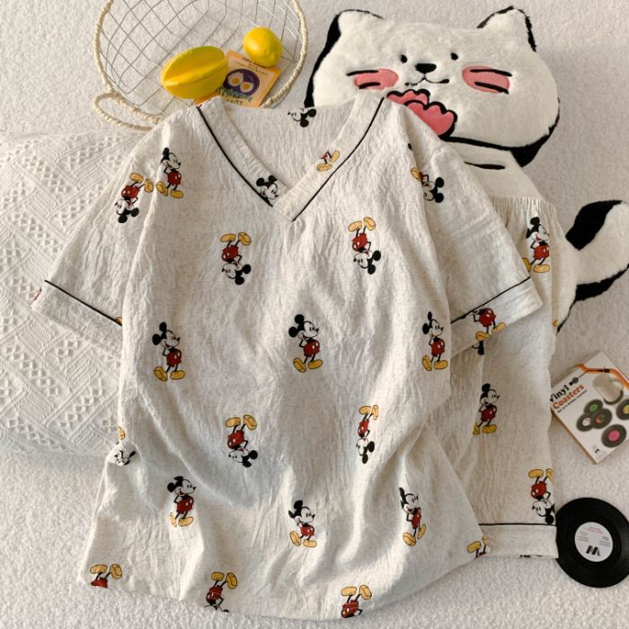 Comercio exterior transfronterizo al por mayor verano nuevo pijama de algodón nublado de mujer pantalones cortos de manga corta red manga roja ropa de hogar de cuello en V dibujos animados