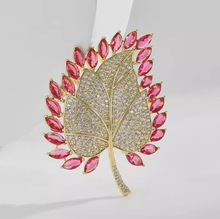 轻奢枫叶胸针高档女韩国精致水晶胸花时尚气质百搭别针西装配饰品
