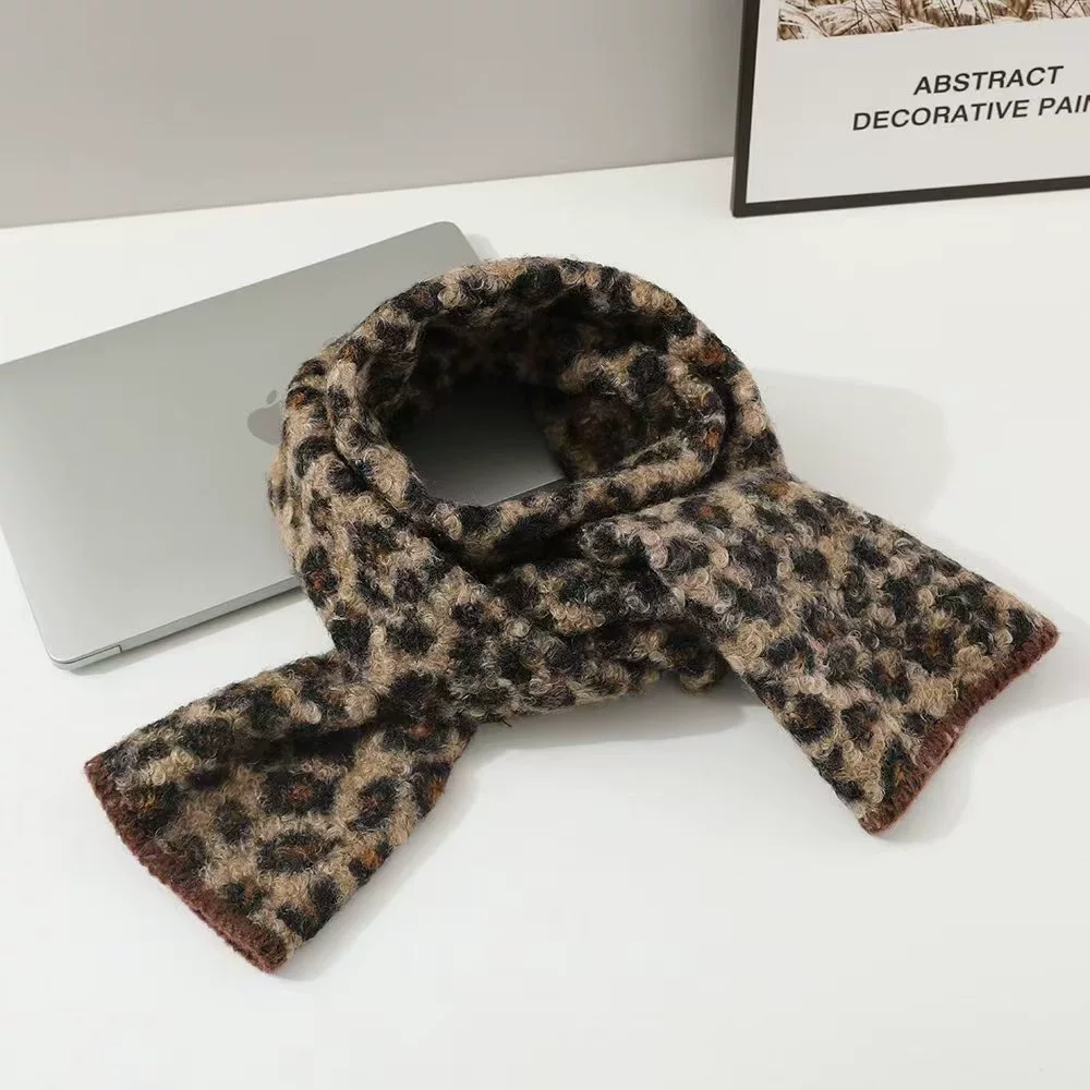 Curly lamb‑wool leopard scarf, demi‑season, European style, lightweight 0.2 kg