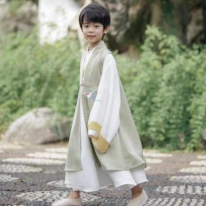 男の子の子供の漢服の春のモデルと春の新商品の逸時代の中国風の唐の服の超仙の刺繍のロングタイプのスーツ|undefined