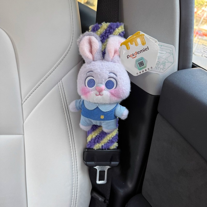 本物のズートピア ジュディ ニック カーシートベルト ショルダーカバー 車の保険ハンドルカバー 車の室内装飾|undefined