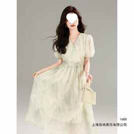 新中式轻国风青山碎花连衣裙女2026夏季新款感气质中长款裙子