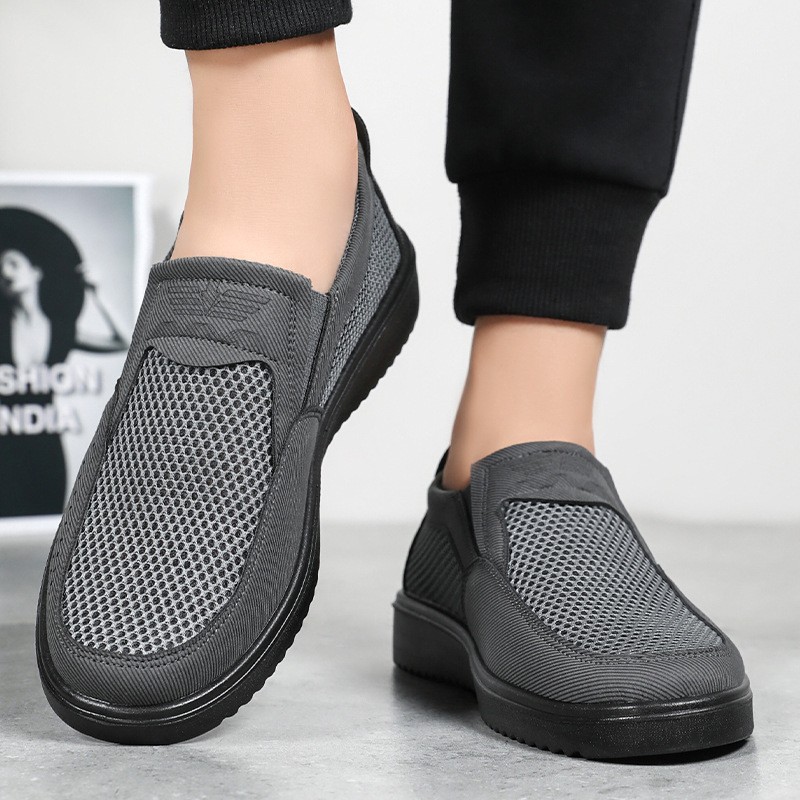 Zapatos de hombre, nuevos zapatos casuales de verano, zapatos individuales de malla transpirables, zapatos cómodos de papá, zapatos de tela viejos de Beijing, hombres