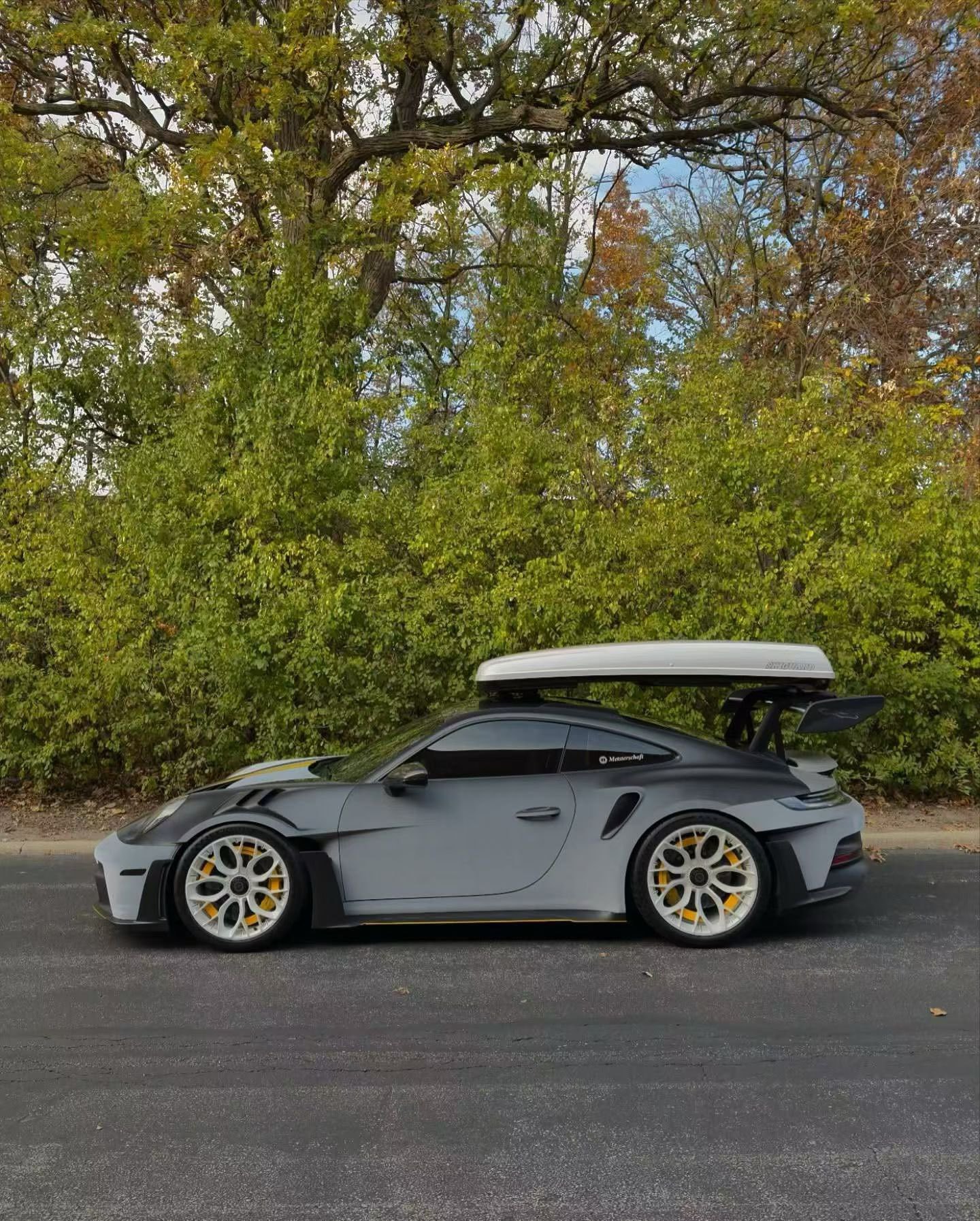 Car Color Change Film, Full Vehicle Body Tpu Wrap, Car Wrap Film, New Popular Satin Texture, Eclipse White to Black