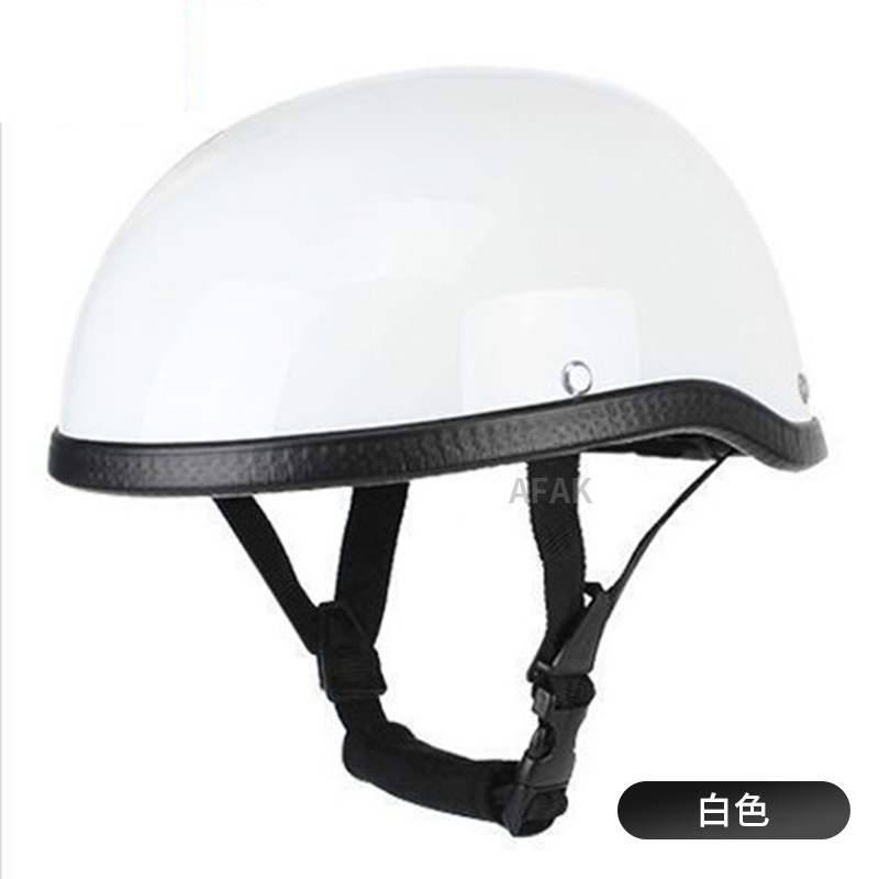 Mayorista casco retro coche eléctrico hombre casco de verano ligero medio casco red red casco transpirable fábrica directa