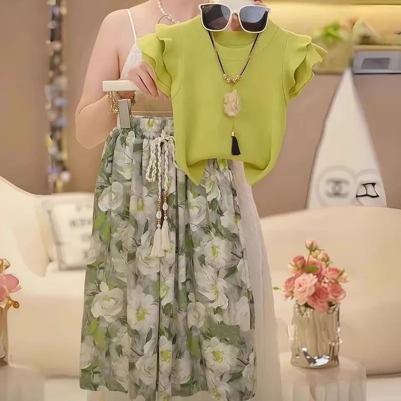 女の子スーツ夏 2025 新しいスタイル子供の小さなフライングスリーブ Tシャツ夏の小さな女の子カジュアルパンツ 2 点セット|undefined